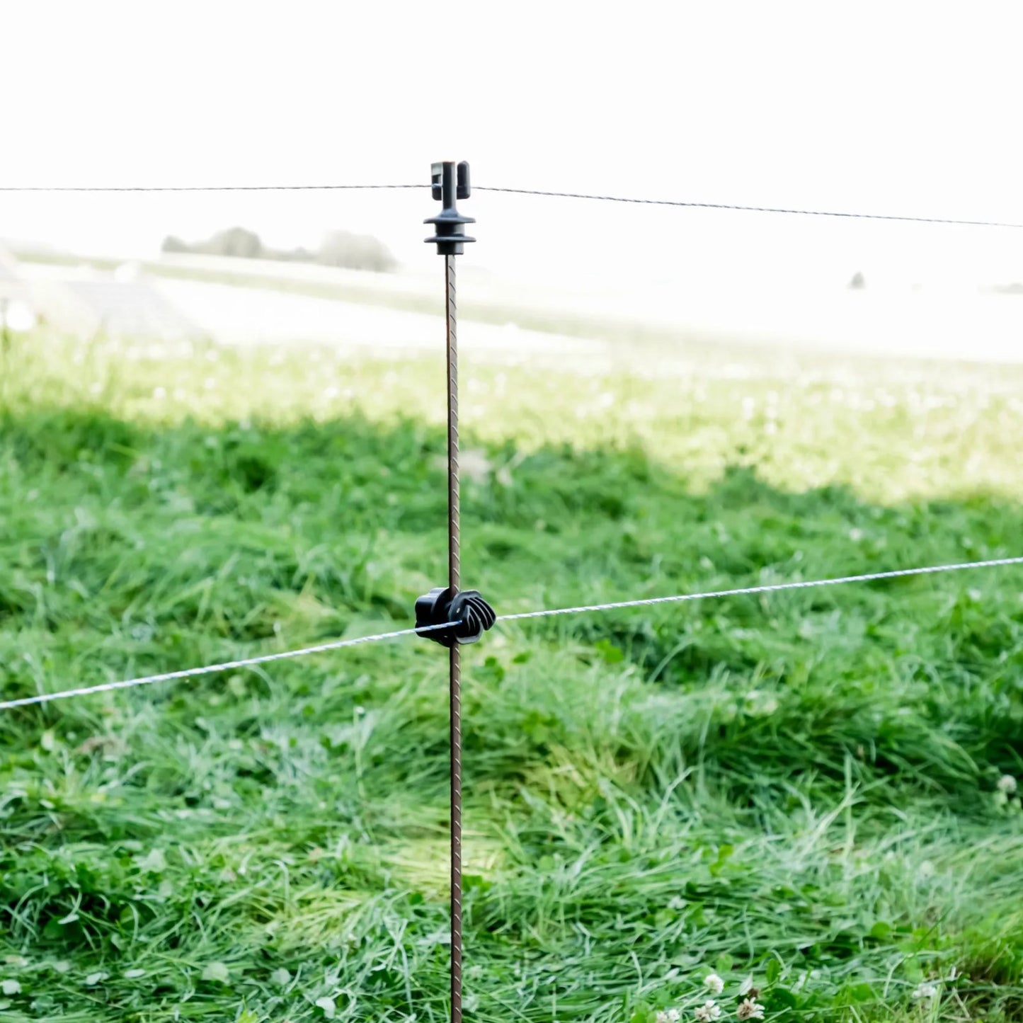 Rund Fjäderstålstolpe 107 cm - 10-pack med stor toppisolator