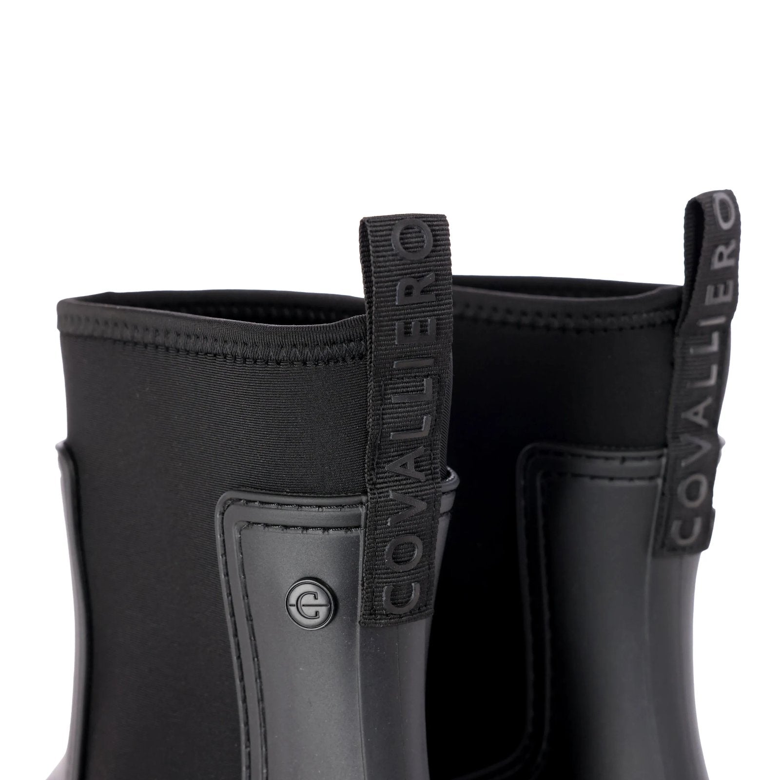 Covalliero RainBoots – Vattentäta stövlar för häststall