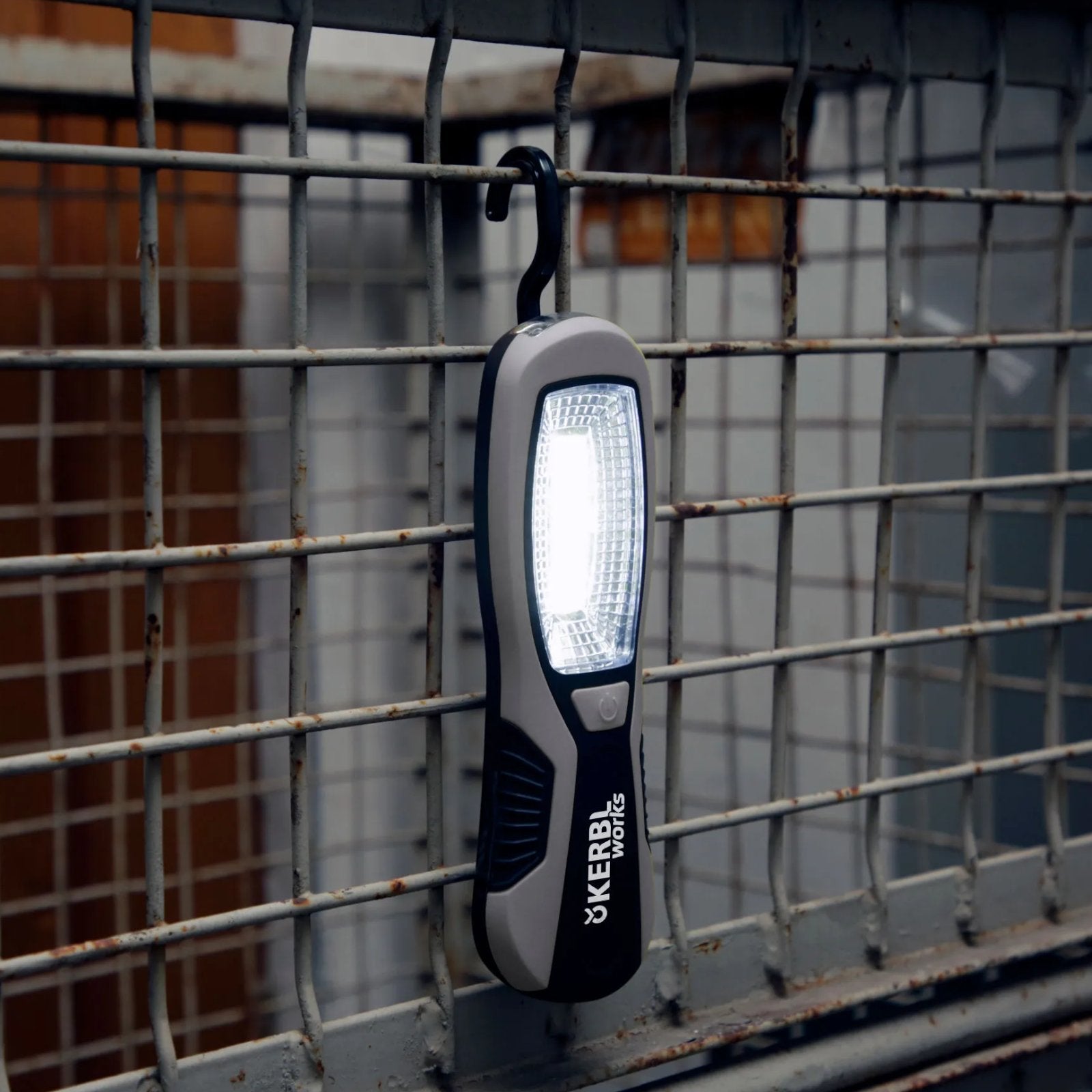 LED Arbetslampa WorkFire 200 – Batteridriven arbetslampa med magnet