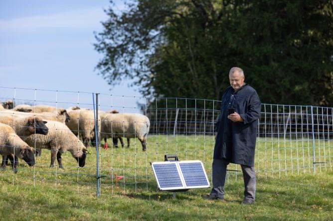 AKO SunPower S2400 Smart – Solcellsaggregat 12V med appstyrning