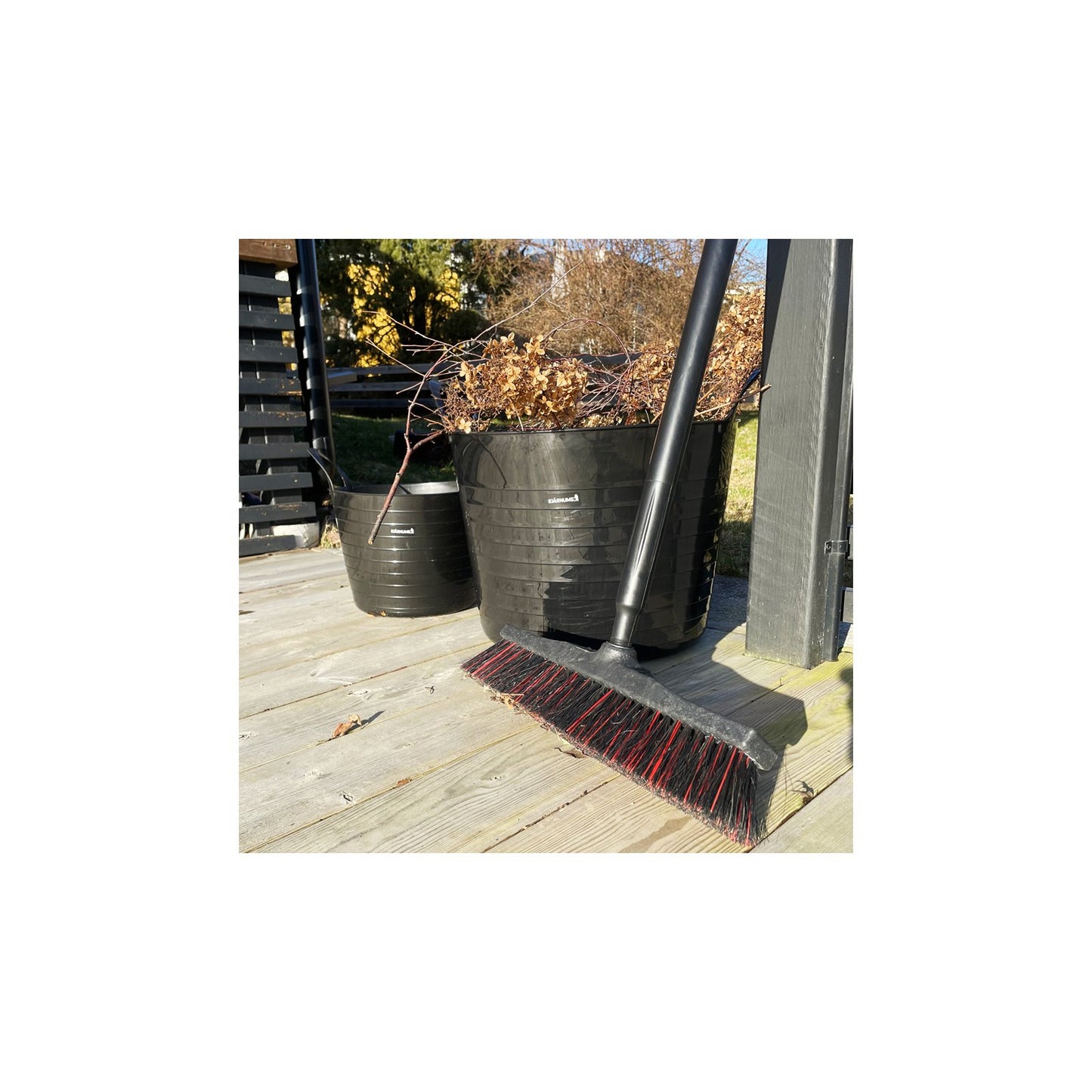 Flexhink - Smidig hink för stall, trädgård och gårdsarbete