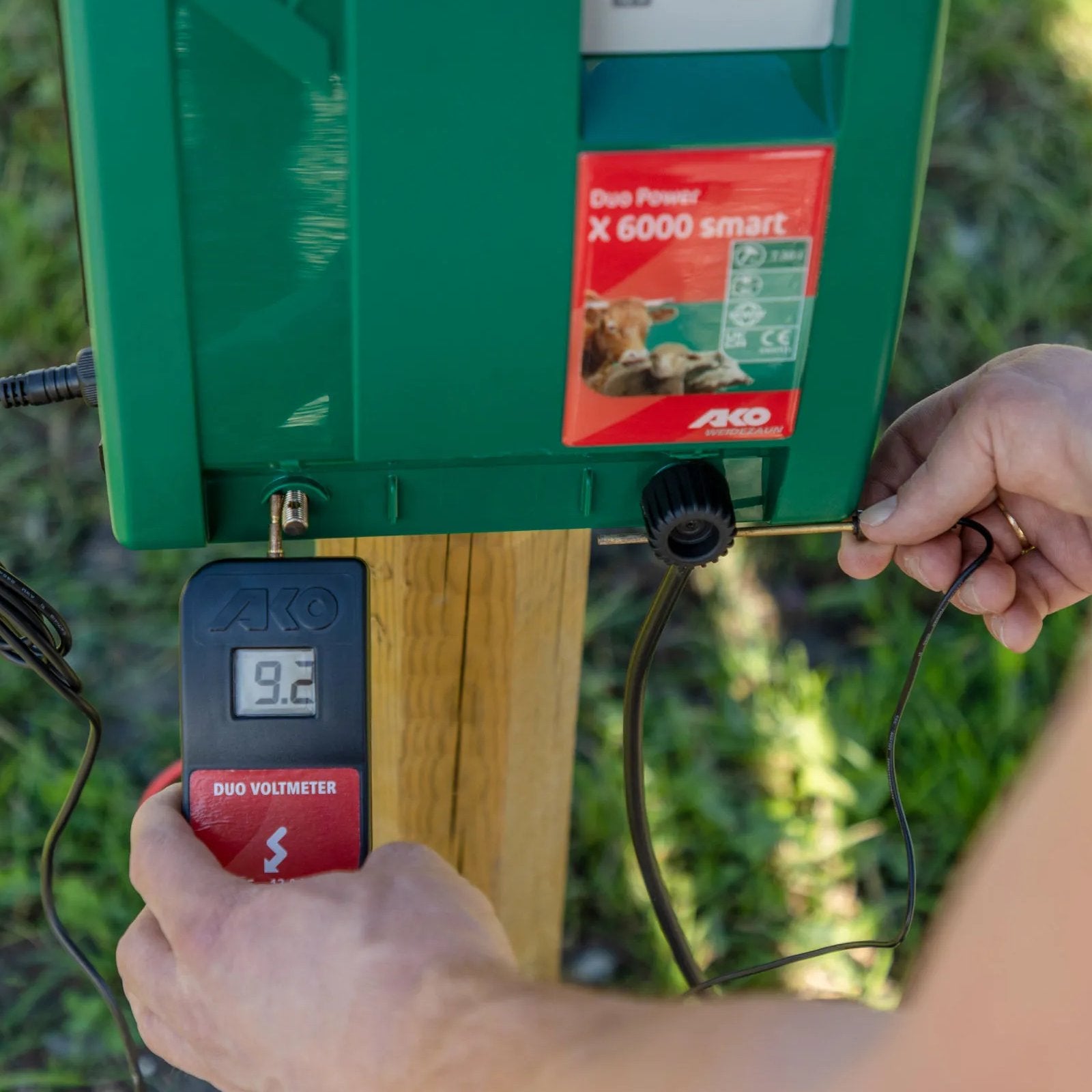 AKO Digital Duo Voltmeter – stängsel- och batteritestare (0,5–13 kV)
