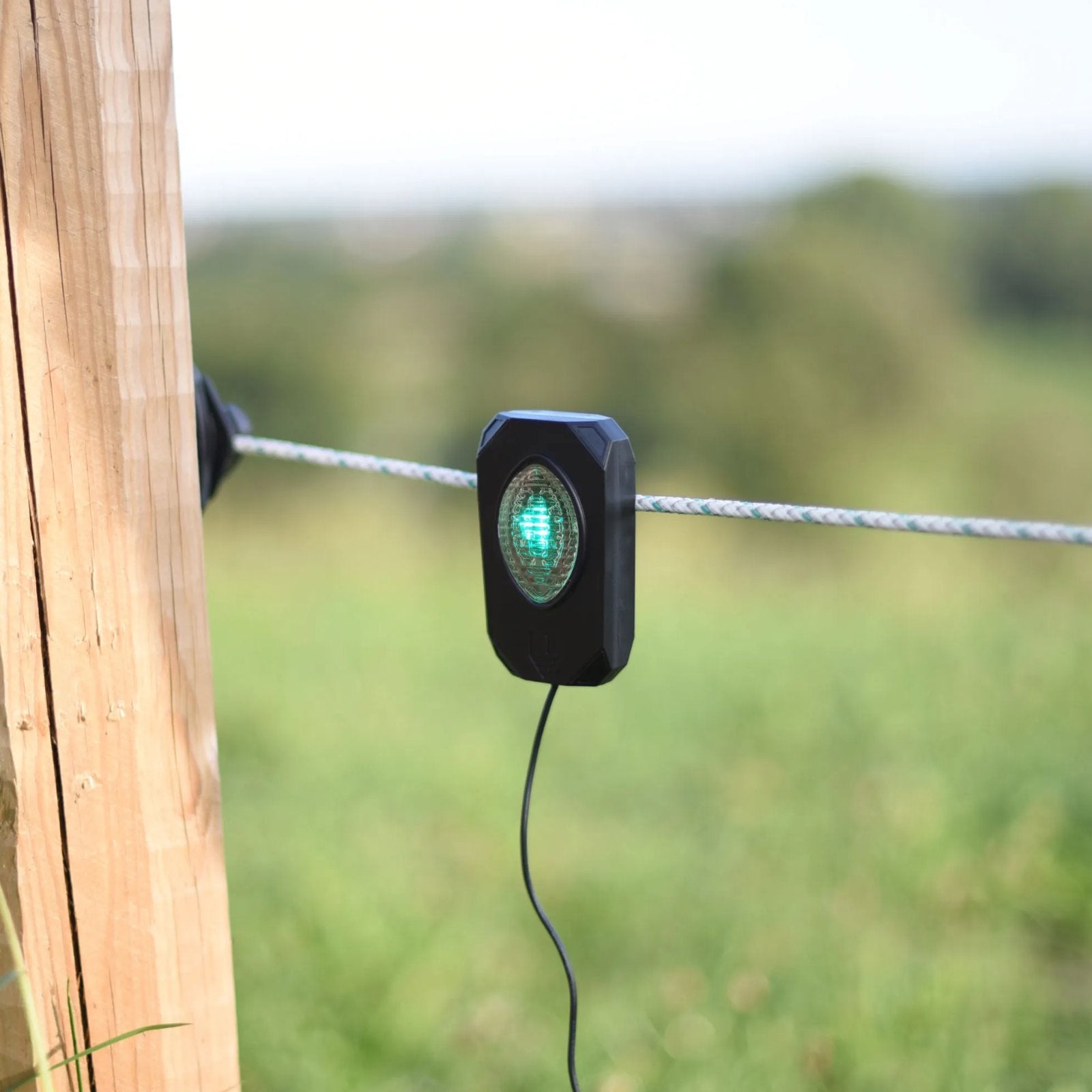 AKO Kontrollampa Pulse Flash – blinkar vid stängselpuls, visar om spänningen är över 3000 V